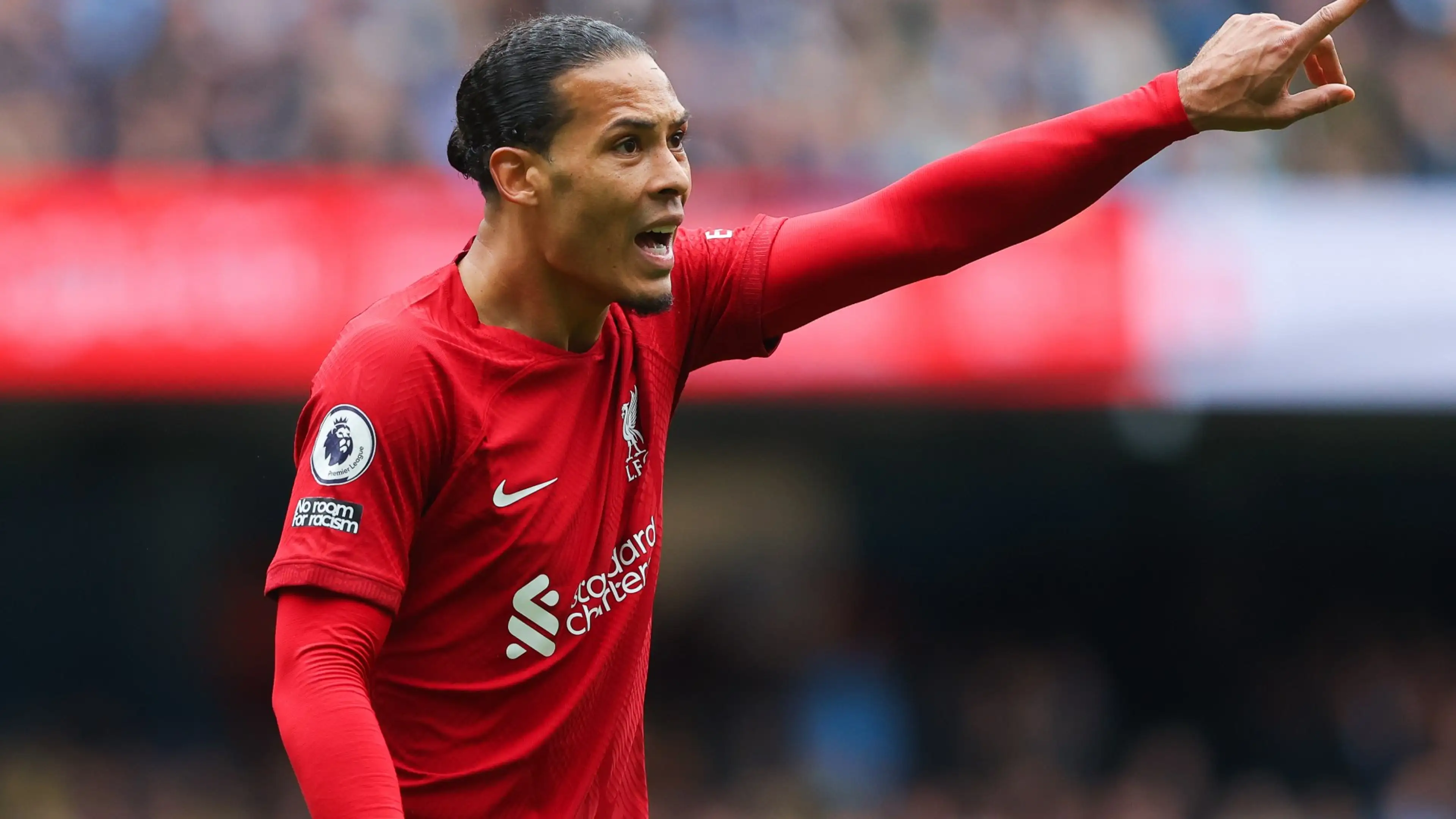 Former Premier League referee boldly reacts to Virgil van Dijk's red card